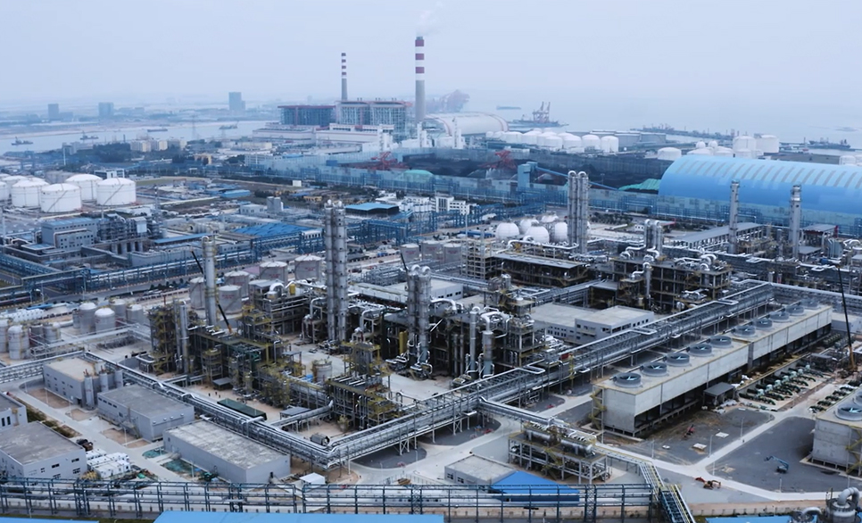 从数据孤岛到智能协同尊龙凯时以工业AI赋能广西华谊打造千亿级石化工业标杆